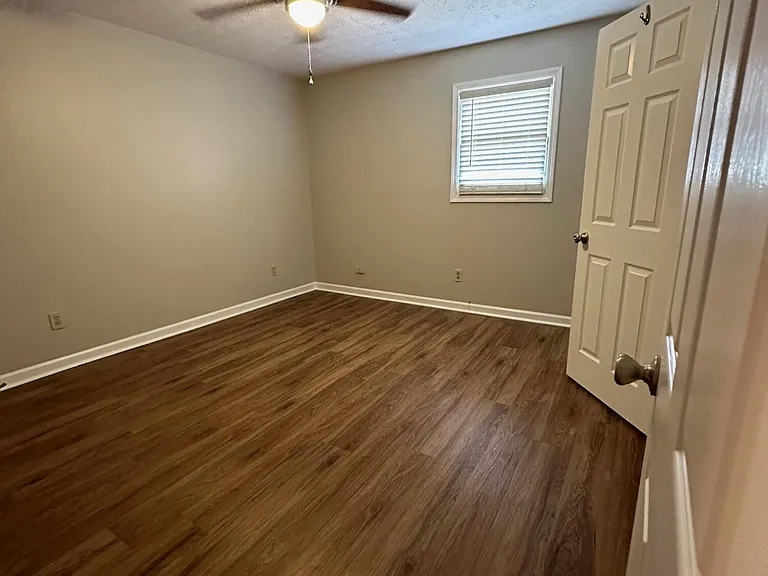 3505 Lakeside Ct — Photo 20