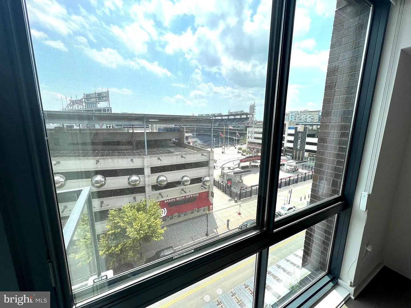 1 bed, 790 sqft, $2,350 — Photo 3