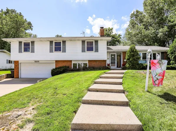 6505 Stony Brook Dr, Fort Wayne, IN 46835