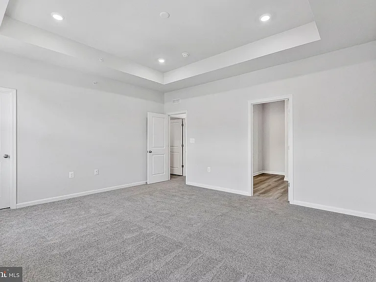 9670 Swallowtail Ln — Photo 20