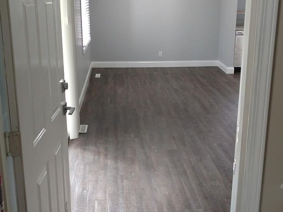 2nd image of 3320 Millersport Hwy APT C
