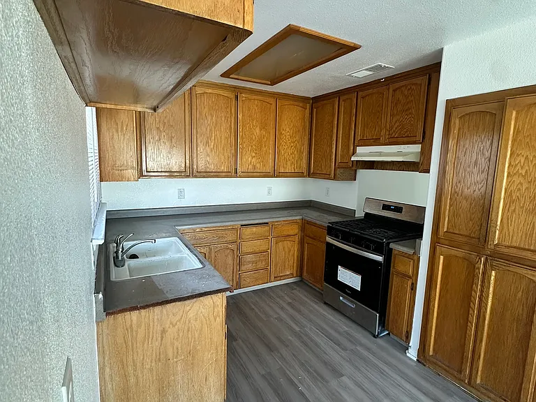320 Timberline Dr — Photo 9