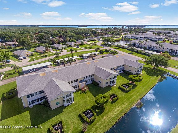 2nd image of 361 N Grove Isle Cir