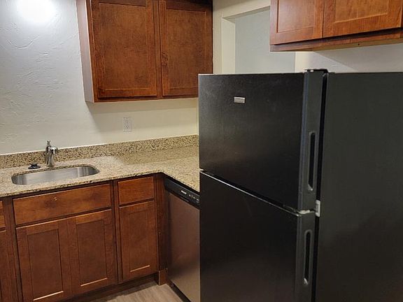 5th image of 600 NW 29th St #11204566