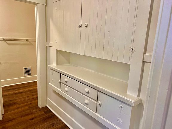 5th image of 3962 Goldfinch St APT 3