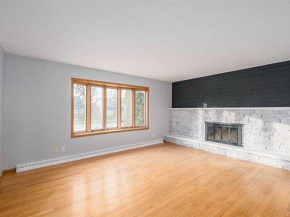3rd image of 410 S Westfield St