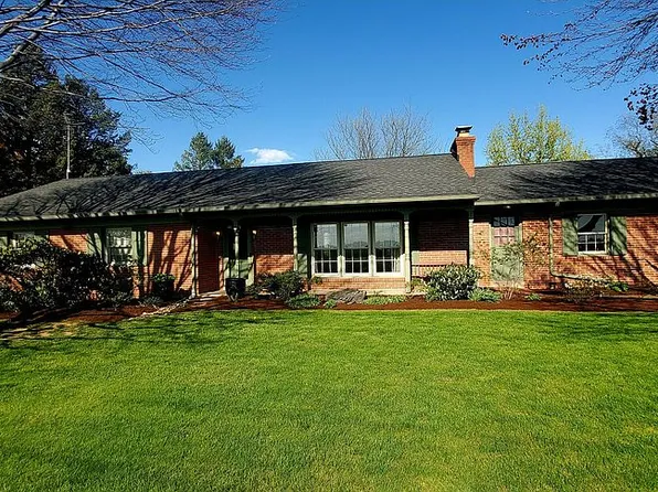 175 N Ronks Rd, Ronks, PA 17572