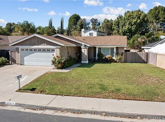 3rd image of 22911 Sycamore Creek Dr