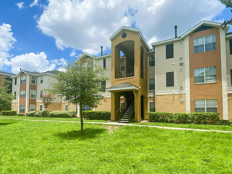Sand Lake Pointe Apartments — Photo 6