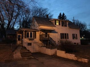 3015 Grebe St, Omaha, NE 68112