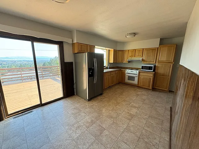 1508 Flowerree St — Photo 7