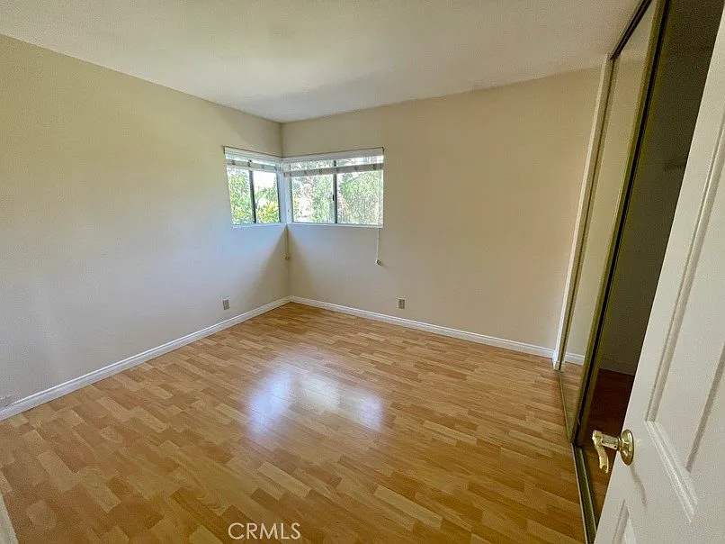 2 bed, 917 sqft, $3,195 — Photo 3