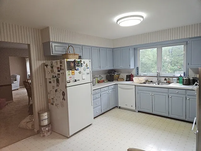 346 N Van Nortwick Ave — Photo 2