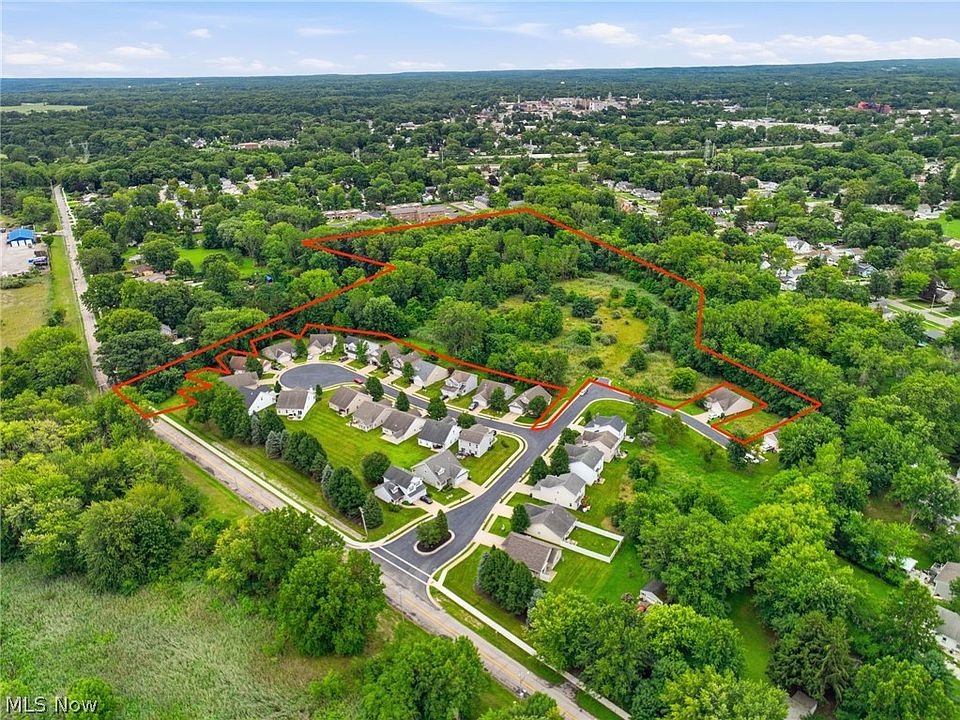 1st image of Lighthouse Pointe Dr