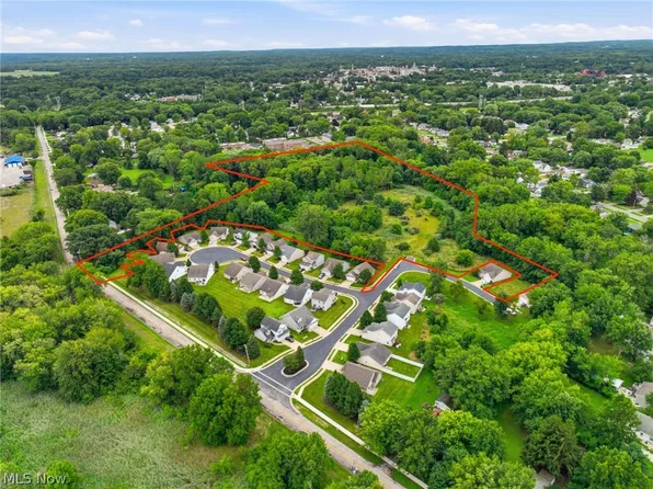 Lighthouse Pointe Dr, Painesville, OH 44077