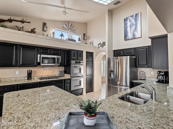 1950 W Desert Highlands Dr, Oro Valley, AZ 85737