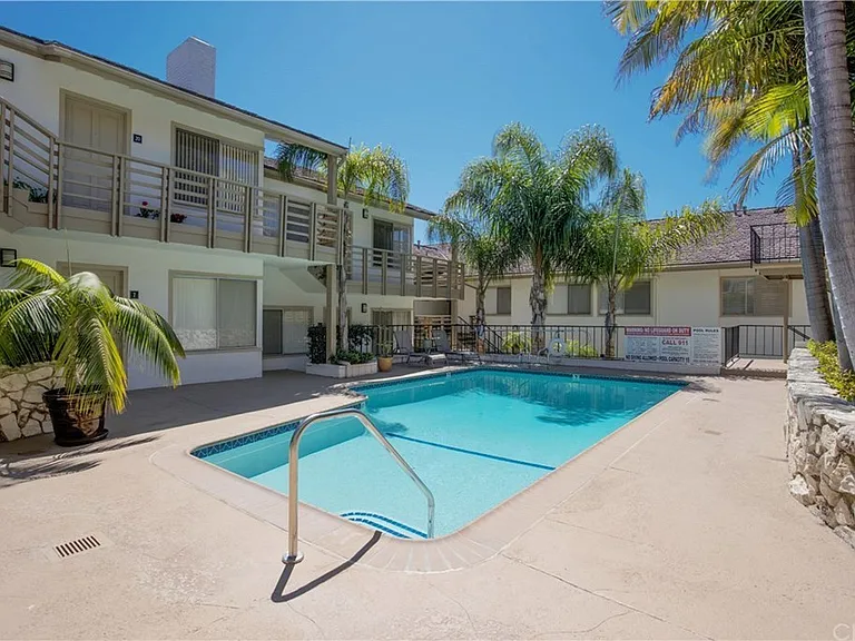 Lunada Bay Apartments — Photo 2