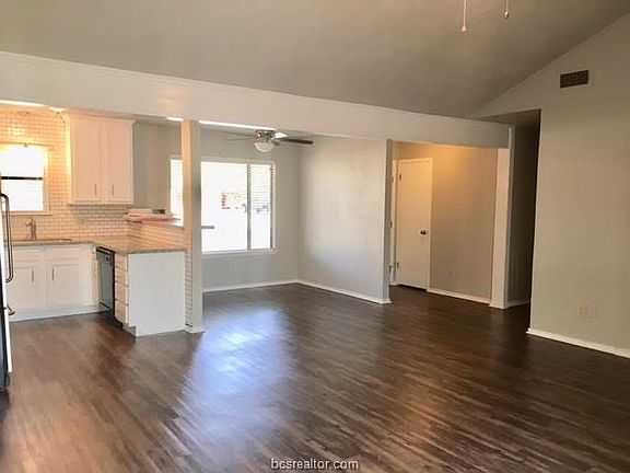 4th image of 2916 Forestwood Dr