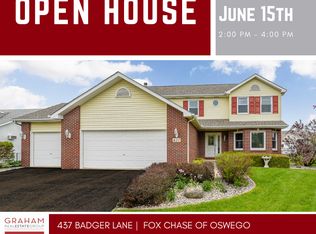 437 Badger Ln, Oswego, IL 60543