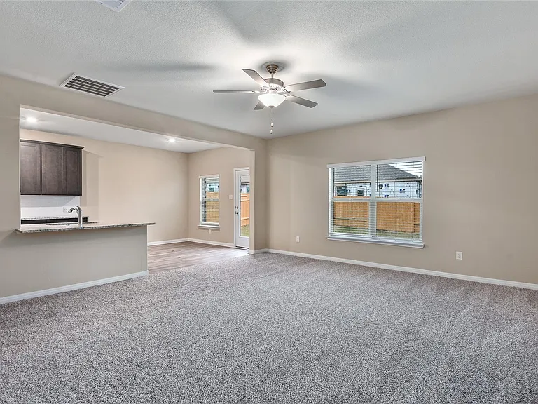 290 Moonstone Way — Photo 6