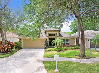 4513 Preston Woods Dr, Valrico, FL 33596