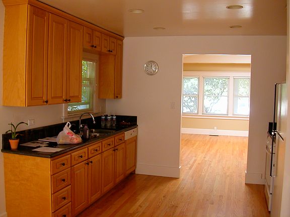 4th image of 624 Santa Clara Ave