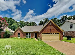 15 Rolling Oaks Dr, Oakland, TN 38060
