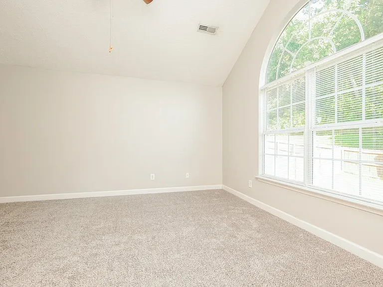 641 Belgium Dr — Photo 12