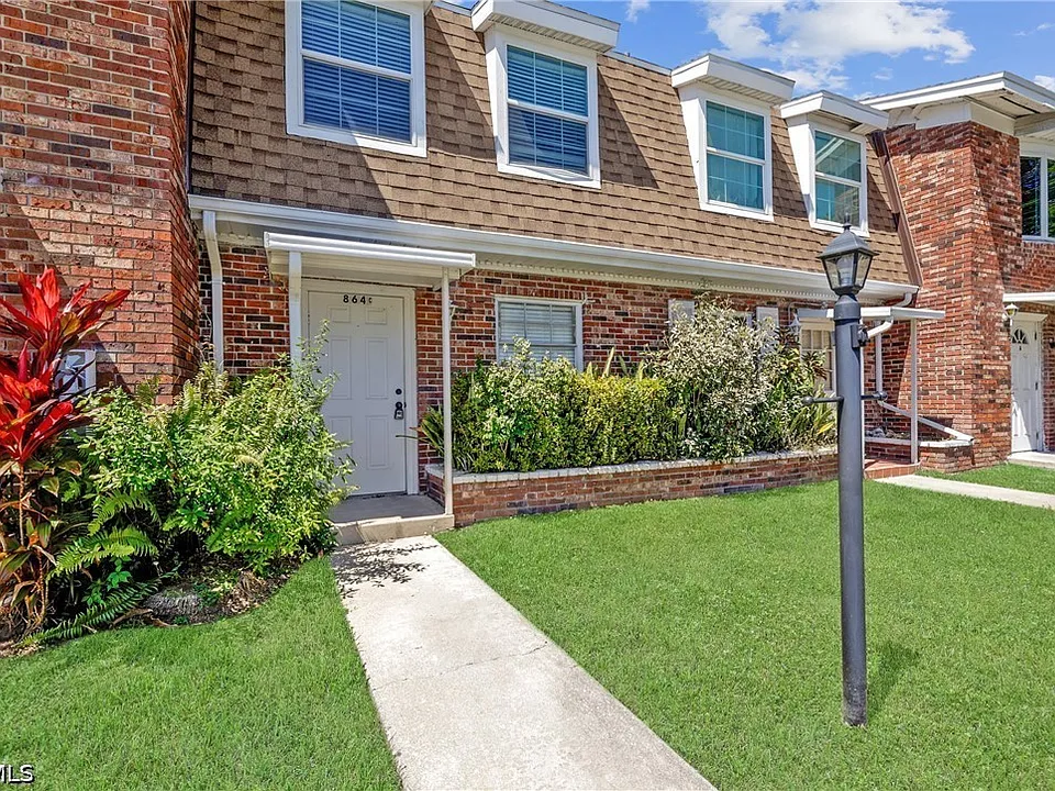 864 Courtington Ln #3