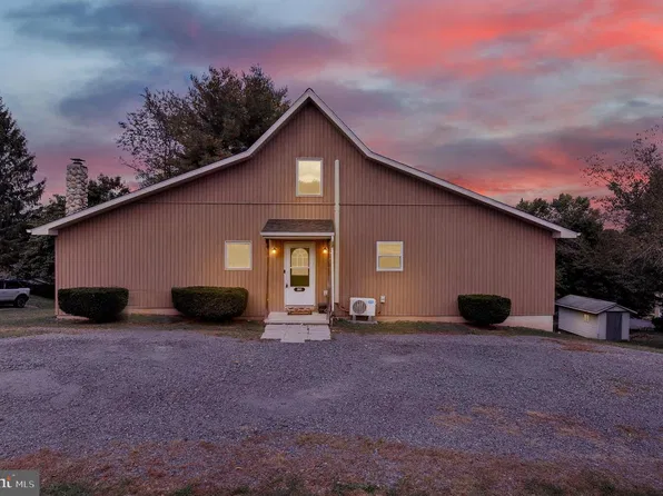 203 Hatchet Cv, Auburn, PA 17922