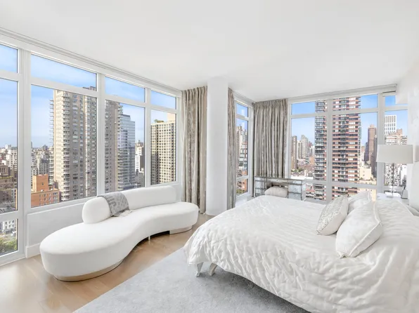 1355 1st Avenue image 5 of 13