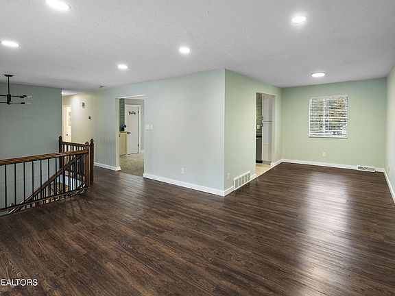 5th image of 620 Sunnydale Rd