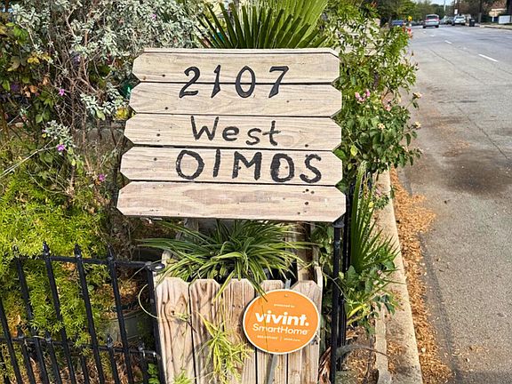 3rd image of 2105-2107 W Olmos Dr