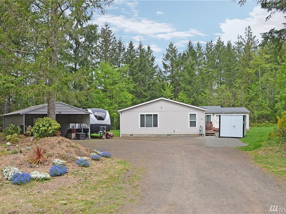 Welcome home to your new home on 1.55 Acres.