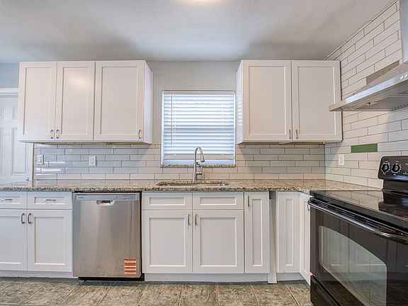 4th image of 5501 Kelly Dr N