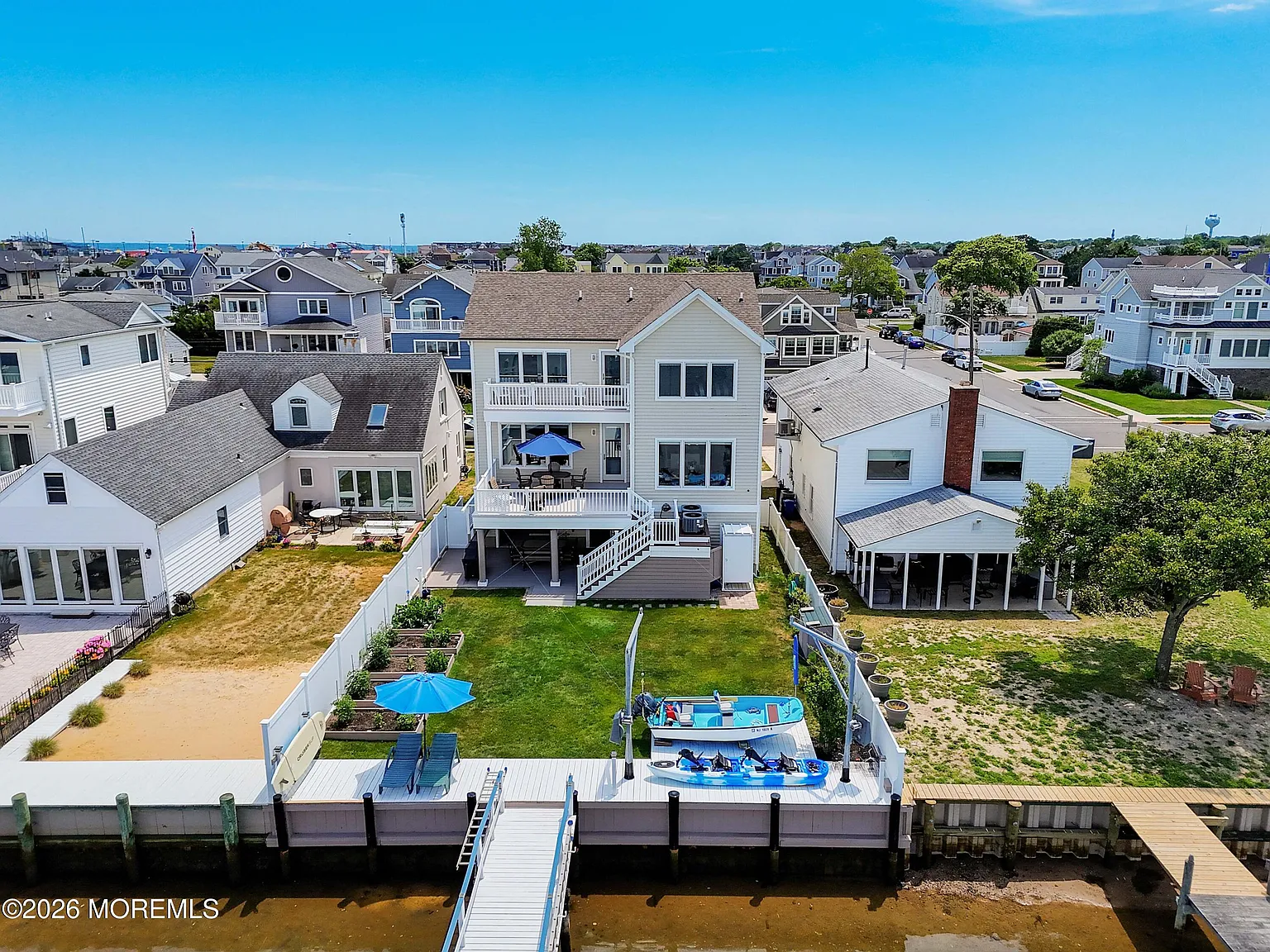 4 bed, 3.5 bath, 2676 sqft, $8,000 — Photo 3