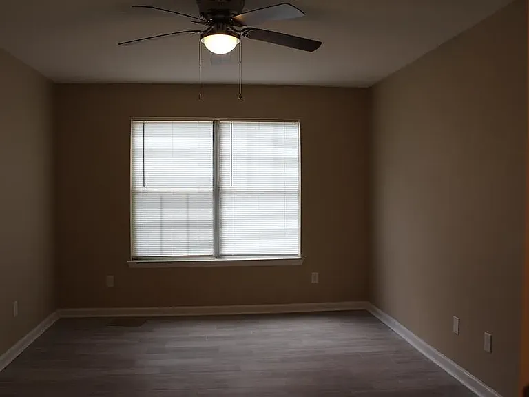 1004 Volusia St — Photo 3