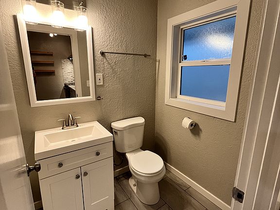 3rd image of 5009 NE Hazel Dell Ave #4
