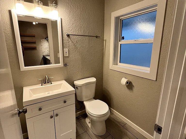 5009 NE Hazel Dell Ave #4 — Photo 3