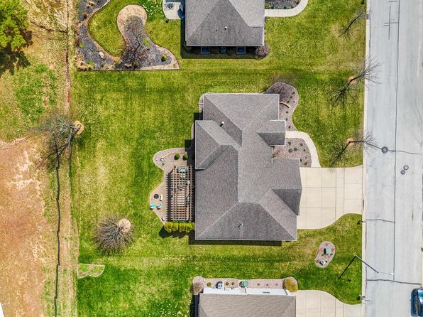 359 Crosswinds Ln, Green Bay, WI 54311