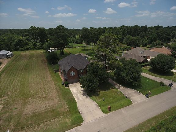 Green space to left of home, gives extra privacy.