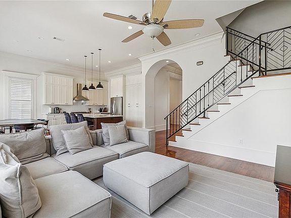 4th image of 6743 Catina St