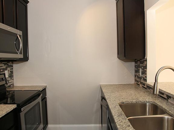 5th image of 1048 Carroll St #4