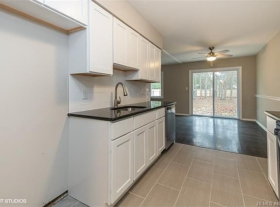 4th image of 1606 Shore Blvd