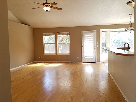 4th image of 7833 Birch Ln