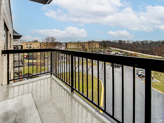 4th image of 6700 S Brainard Ave APT 429