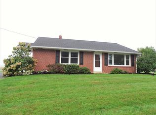 394 W Newport Rd, Lititz, PA 17543