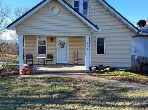 905 Lehmen Dr, Chester, IL 62233