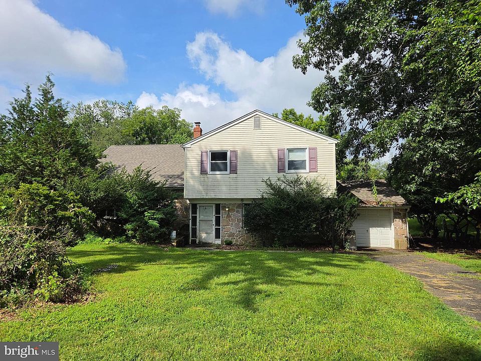 1st image of 405 Hempstead Cir #1012