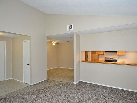 5th image of 28302 Doverbrook Dr